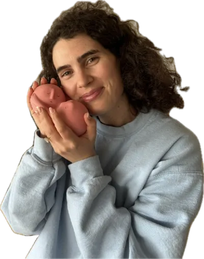 Maëlle Le Rudulier with therapy materials